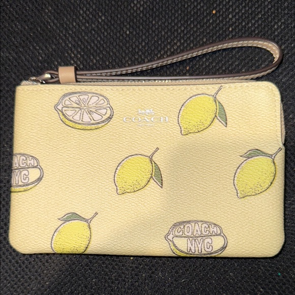 NWT Coach Corner Zip Yellow Lemon Pattern Wristlet - Picture 1 of 2